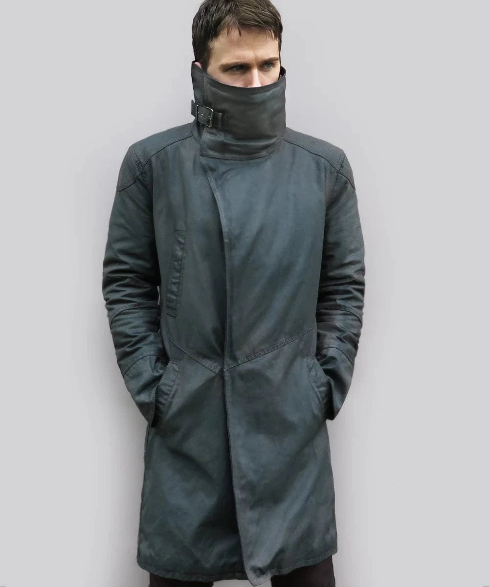 Collar up photo of the Blade Runner 2049 coat as seen on Ryan Gosling.
